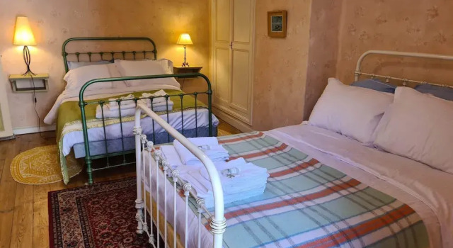 Les Etrangers a lancien Hotel des Etrangers, Забронировать Отель Сен-Мартен-д'Антрон Национальный парк Меркантур