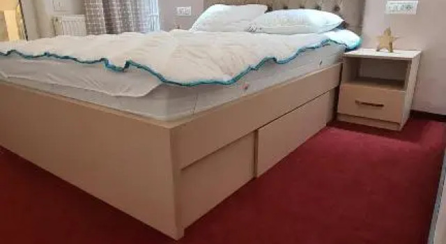 Studio Albert, Rezerwuj Apartament Hotele w Carpathians - Romania z parkingiem, Parking