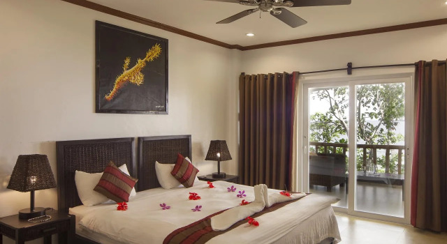 CBC (Pura Vida Cabilao), Book Hotel 3-stjernede hoteller i Loon, 3*