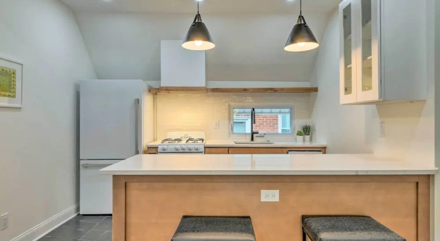 Oak Park Home w/ Grill - 5 Mi to Garfield Park!, Забронировать Отель Отели Иллинойс 3 звезды, 3*