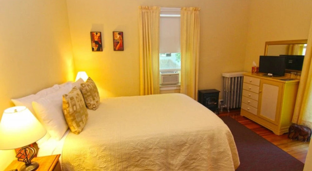 White Horse Inn, Rezerwuj Hotel Pittsfield Jiminy Peak