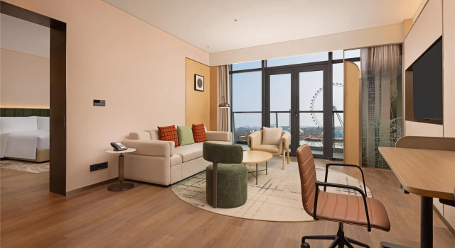Люкс Deluxe Hilton Garden Inn Huangshi Dinosaur Wonderland