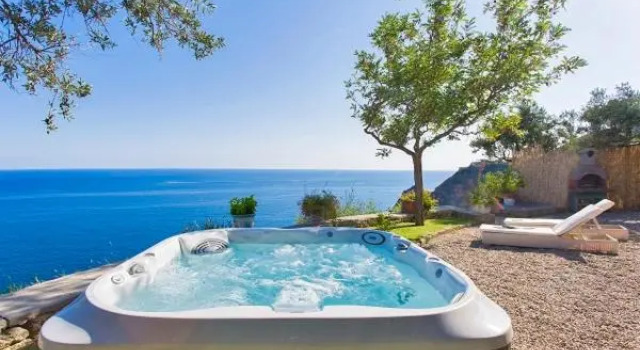 Апартаменты Deluxe Costa Del Capitano Seaside Villas