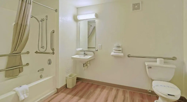 Четырёхместный номер Standard Motel 6-Maple Shade Township, NJ - Philadelphia - Mt Laurel