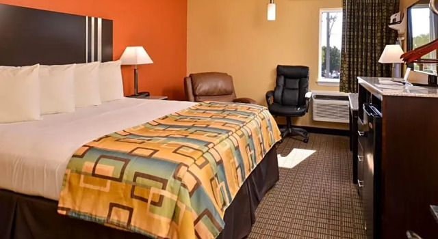 Standard Doppel Zimmer Douglas Inn & Suites