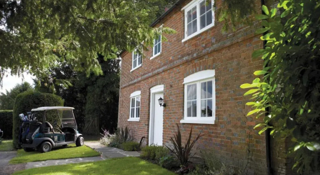 Коттедж The Vineyard Hotel in Horsham, Near Gatwick Airport