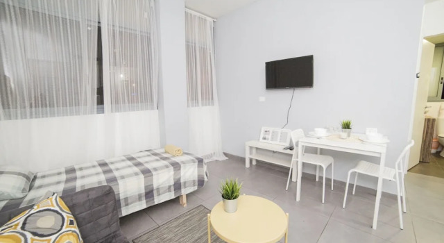 Diamond Exchange Flats