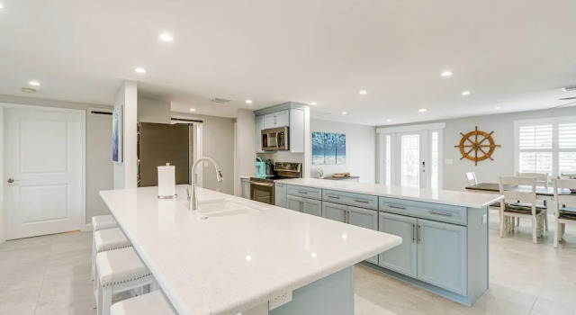 Коттедж Englewood Vacation Rental ~ 2 Mi to Beach!
