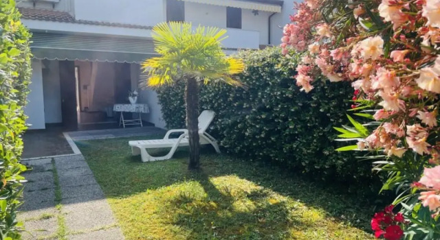 Two-story Terraced House With Private Garden, Prenota Villa Hotel a Veneto con parcheggio, Parcheggio