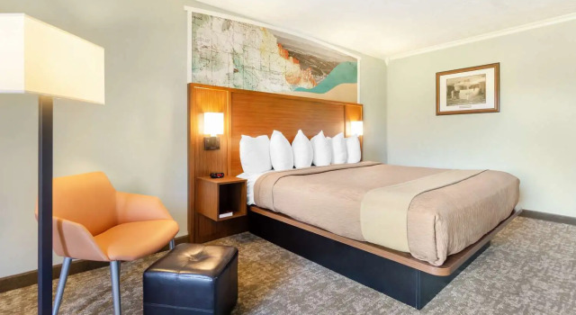 Двухместный номер Standard с видом на бассейн Best Western Plus Ahtanum Inn