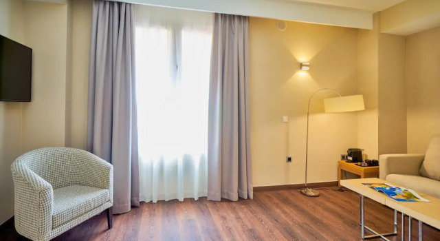 Полулюкс Hotel Guadalmedina