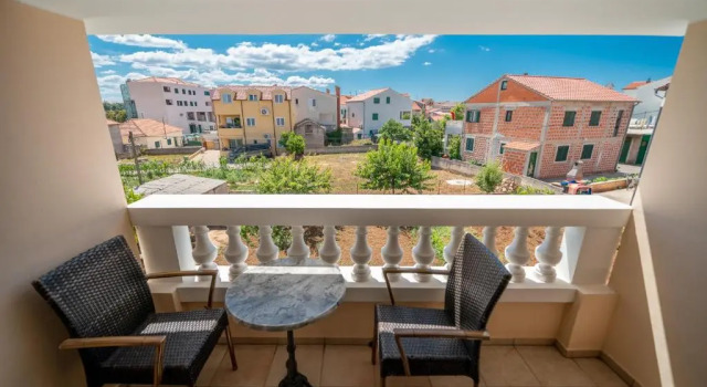 Apartments Janjac, Забронировать Апартаменты/квартира Отели Водице с парковкой, рядом с Частный Пляж Отеля «Кристина», Парковка