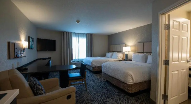 Четырёхместная студия Candlewood Suites Saint Joseph