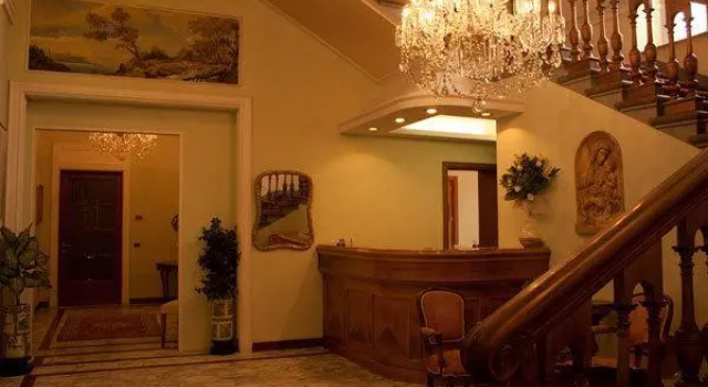 Hotel Grande Bretagne, Забронировать Отель Монтекатини-Терме Тоскана, рядом с Montecatini Train Station