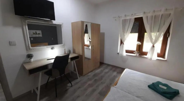 Apartment Dujmović 1, Rezerwuj Apartament Otocac 