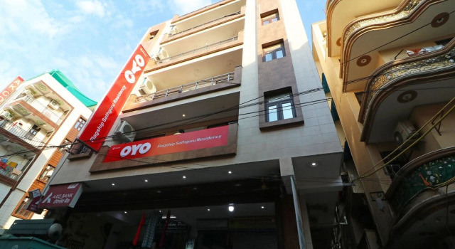 OYO Flagship 39600 Sathguru Residency