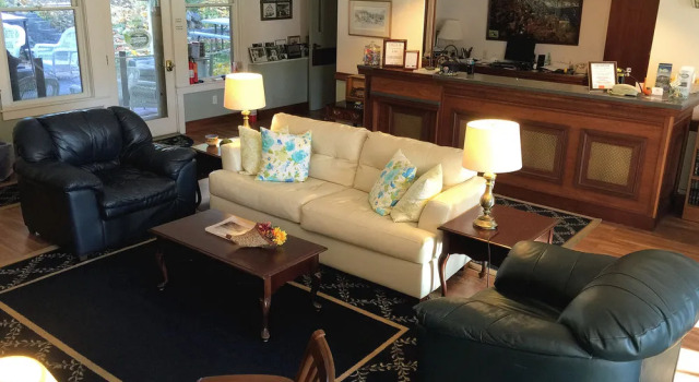 Camden Riverhouse Hotel and Inn, Varaa Hotelli Hotellit New England uima-altaalla, Uima-allas