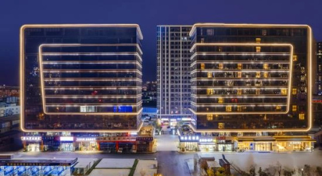 Kunming Lirui Hotel (Plateau Pearl International Trade City), Rezerwuj Hotel Hotele w Kunming z parkingiem, Parking