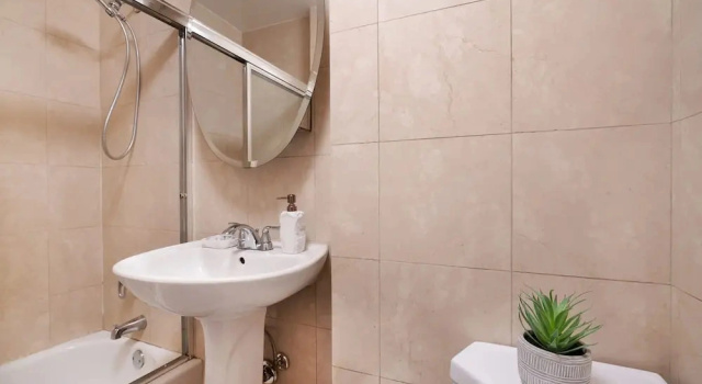 Коттедж 73-308 New 1BR 1bth UWS Doorman Gym