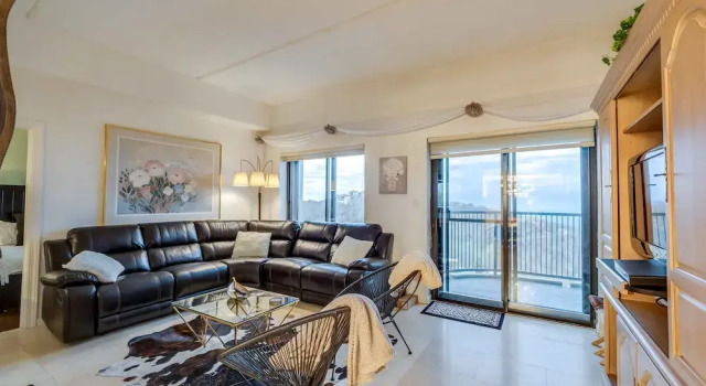 Апартаменты Uhost AI 2BR Condo w Balcony Great Views