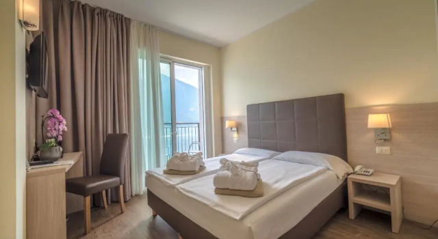 Двухместный номер Standard с балконом и с видом на озеро Hotel Capo Reamol