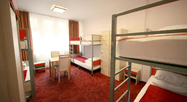 Кровать в общем номере eMKa Hostel