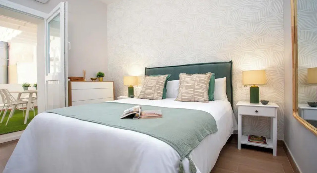 Апартаменты c 1 комнатой с балконом Nice apt With Terrace in Malaga Trinidad Grund B