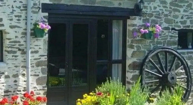 Fantastic gites 1 of 3, with pool in the beautiful Mayenne countryside., Réserver Hôtel Madré 