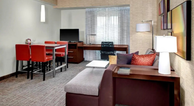 Четырёхместный люкс c 1 комнатой Residence Inn by Marriott Philadelphia Airport