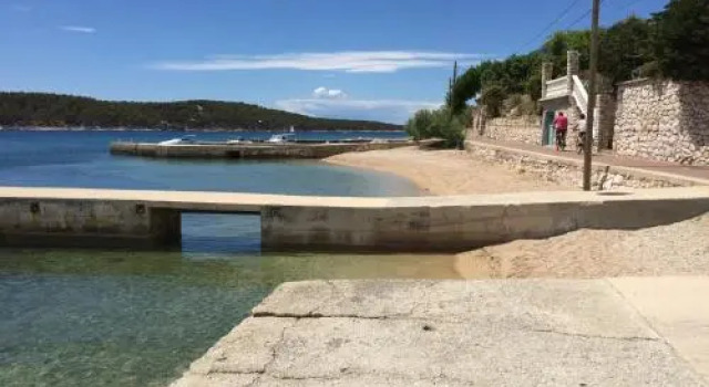 Apartments Kaja, Prenota Appartamento Hotel a Isole Quarnerine con parcheggio, Parcheggio
