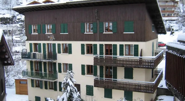 GENTIANES 8p La Clusaz skis aux pieds, Забронировать Отель Ла-Клюза Лыжный курорт на озере Анси