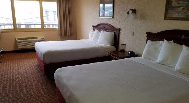 Люкс с 2 комнатами Park Tower Inn