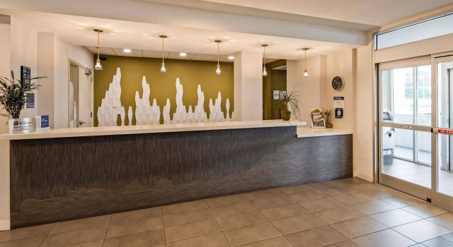 La Quinta Inn & Suites by Wyndham Tulsa Downtown/Route 66, Book Hotel Tulsa Oklahoma