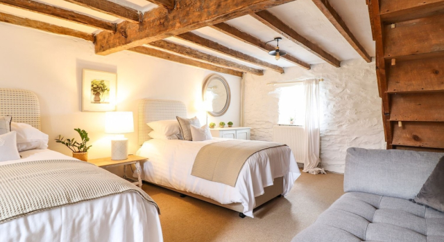 Bwthyn Canol, Book Hotel Hoteller i Llanfair med parkering, Parkering