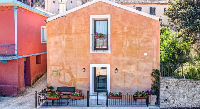 Коттедж Luxury The Heritage Cottage in Doukades