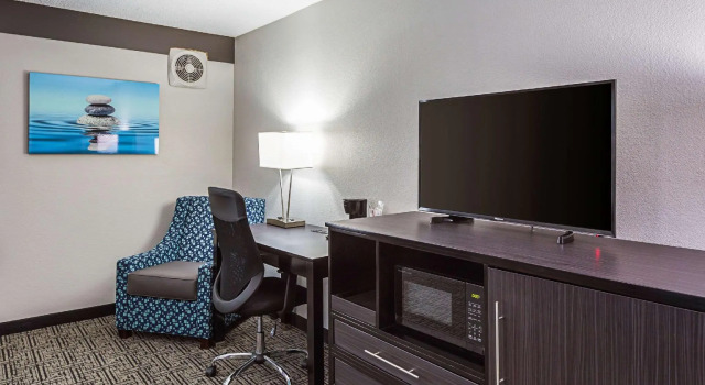 Люкс Spark by Hilton Knoxville North I-75