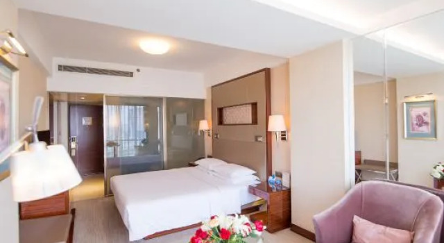 Люкс с красивым видом из окна Silver Plaza Quancheng Hotel