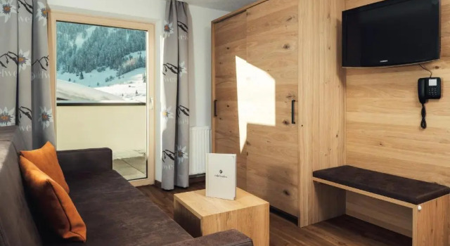 Семейный номер Standard Hotel Edelweiss Superior