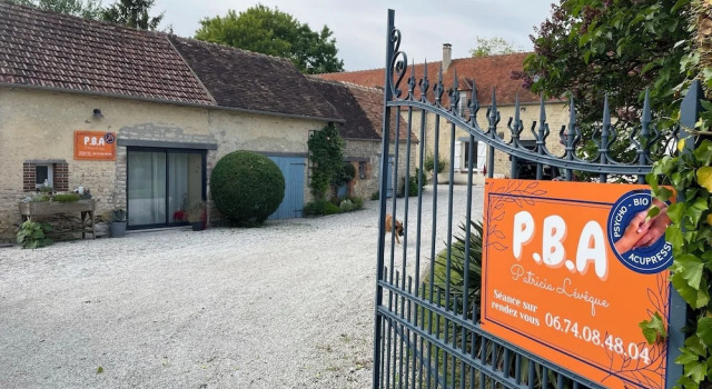 Le Bourg d'Aunou, Réserver Maison d'hôtes  