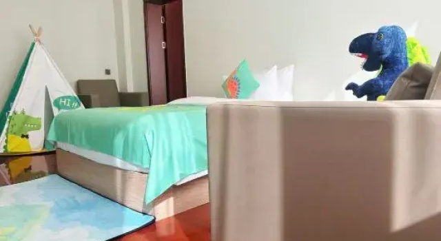 Люкс с видом на внутренний двор Royeah Hotel