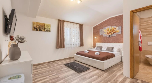 Stunning Home in Nedescina With Wifi and 4 Bedrooms