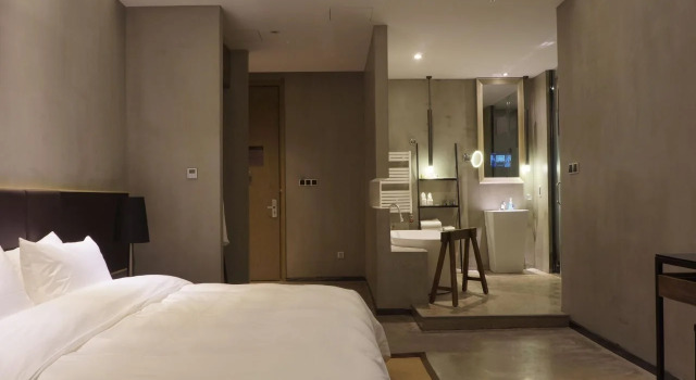 Time Tunnel Designer Hotel
