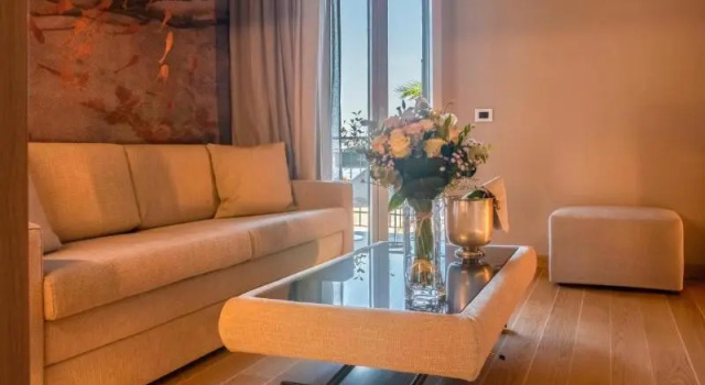 Полулюкс с балконом и с видом на море Miramare Suites