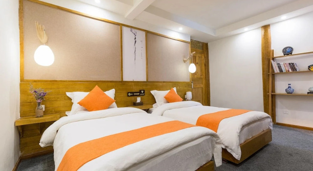 Двухместный номер Standard Floral Hotel Lijiang Flower Four Seasons