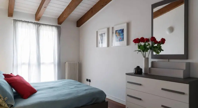 Апартаменты с 3 комнатами с балконом Large apartment in Milan center
