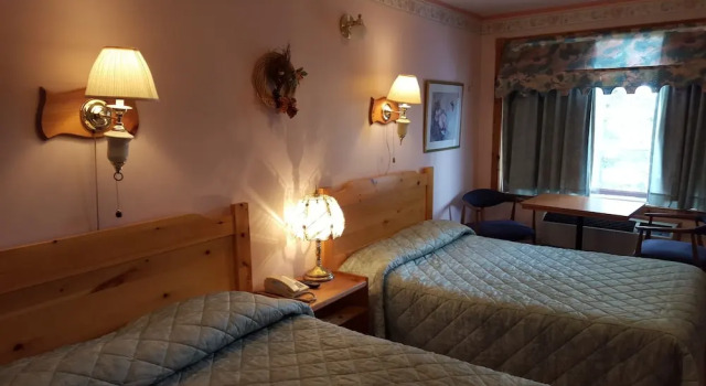 Четырёхместный номер Economy Motel Cote