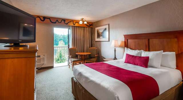 Двухместный номер Standard с балконом и с видом на реку Best Western Plus Rivershore Hotel