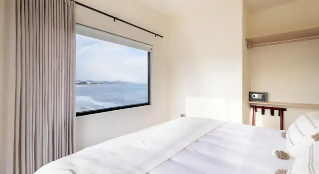 Полулюкс Cabo Break Hotel