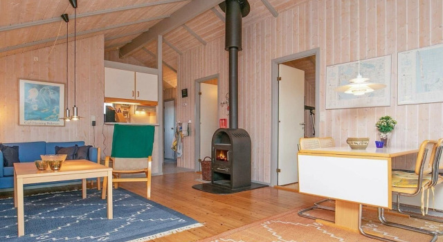 Traditional Holiday Home in Hvide Sande With Sauna, Rezerwuj Dom wakacyjny Domki letniskowe w Vestjylland, Domek