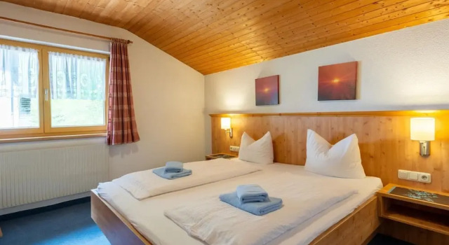 Spacious Apartment With Solarium, Book Apartment Hotels in Vorarlberg with Parking, Parking